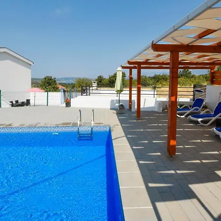 Nina By Interhome Anic