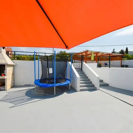 Apartment Nina By Interhome Anic